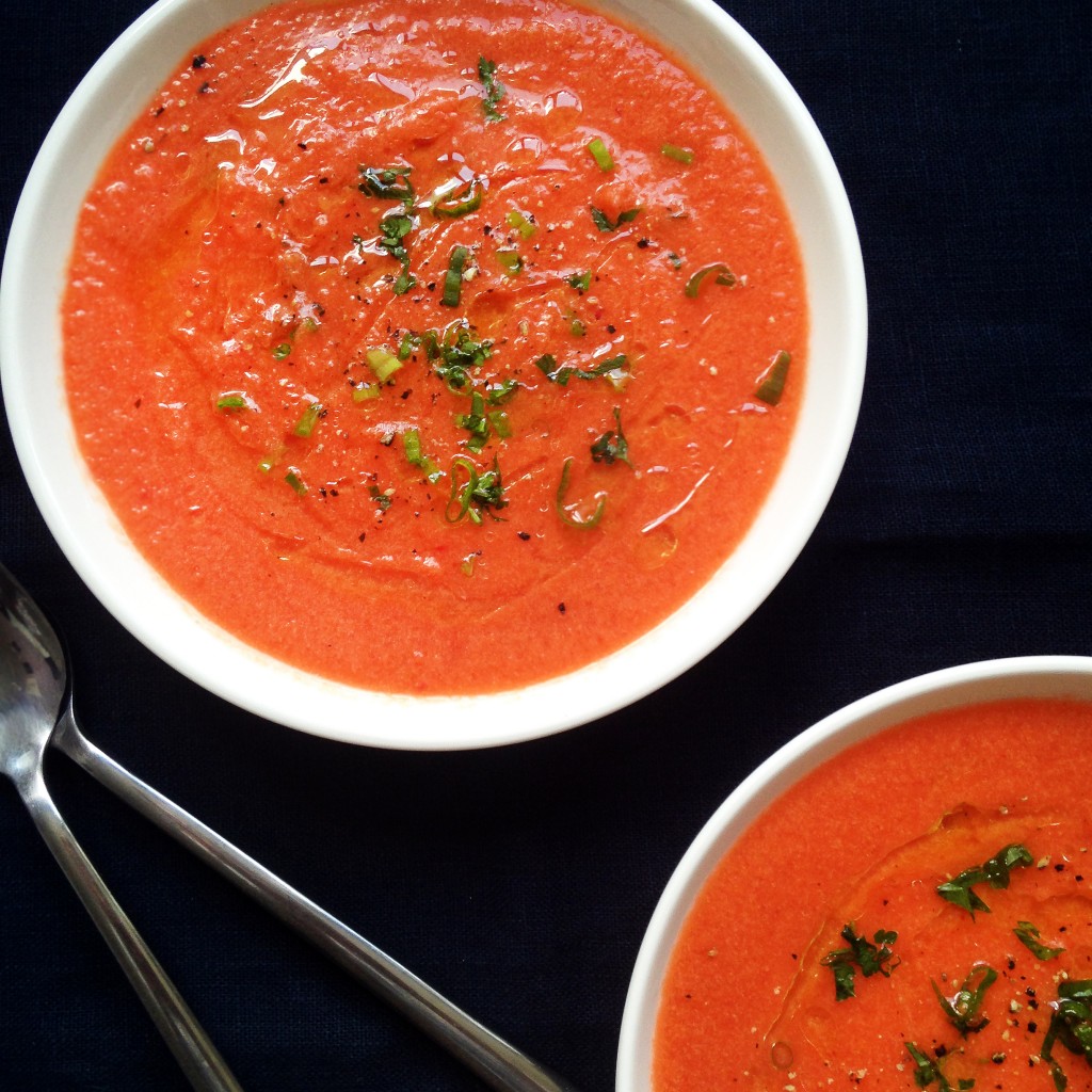 Гаспачо со сладким перцем и черешковым сельдереем