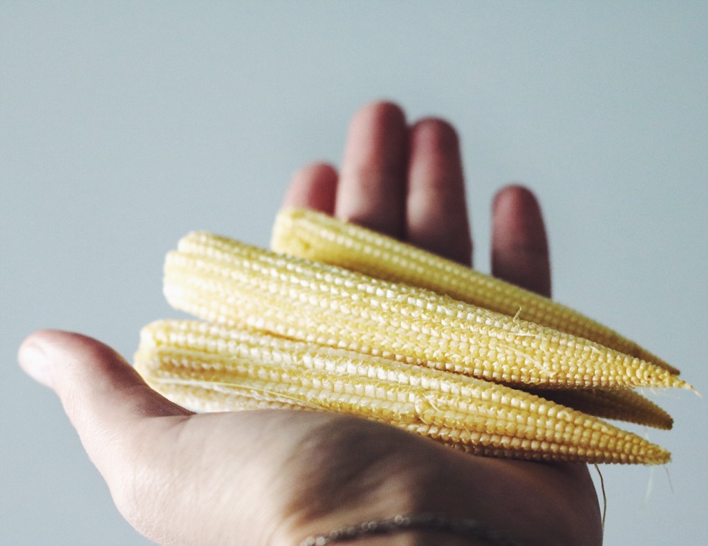 Мини-кукуруза с чесноком и домашним майонезом